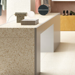 macinare-beige-medium In Use