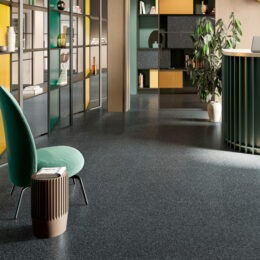 macinare-black-small In Use